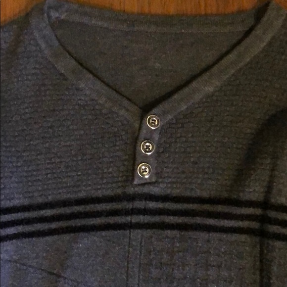 Gray sweater v neck size extra small - Picture 3 of 4